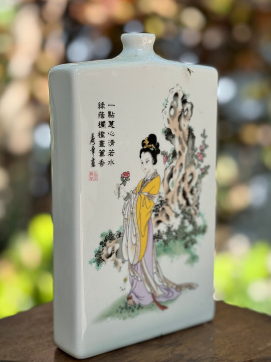 Geisha Ceramic Vase