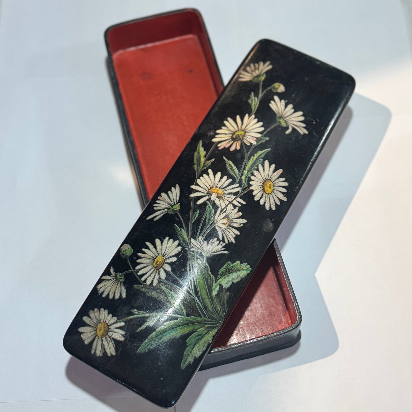 vintage decoupaged daisy trinket box